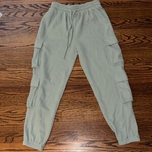Forever 21 Waffle Knit High-Rise Cargo Jogger, Size Medium